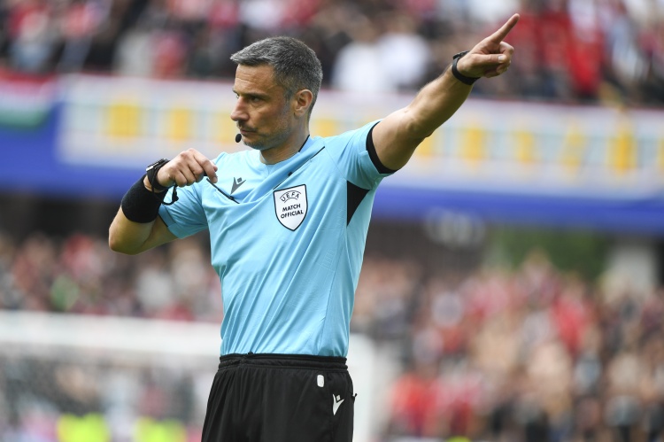 开云体育入口-欧冠1/8决赛切尔西vs巴黎次回合裁判：温契奇担任主裁